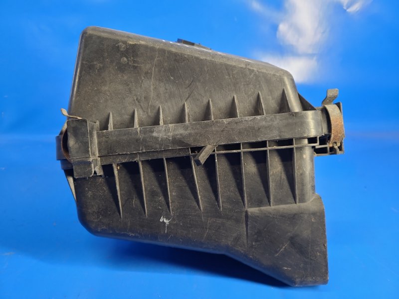 Корпус воздушного фильтра AURIS 13-18