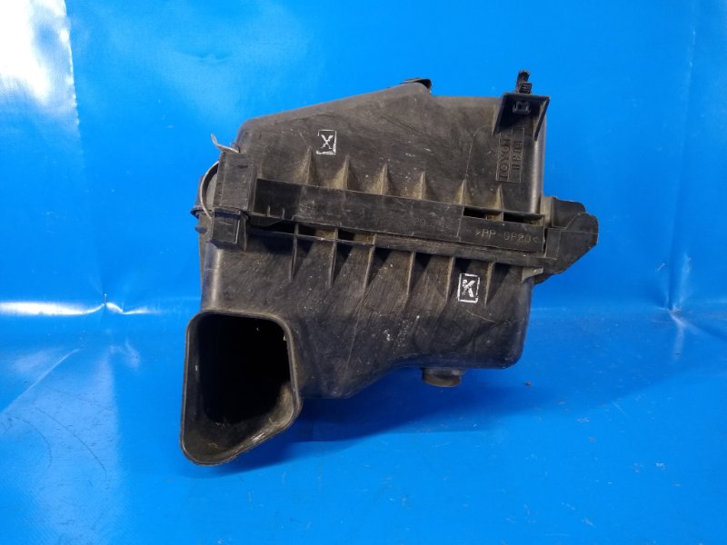 Корпус воздушного фильтра TOYOTA AVENSIS 08-18