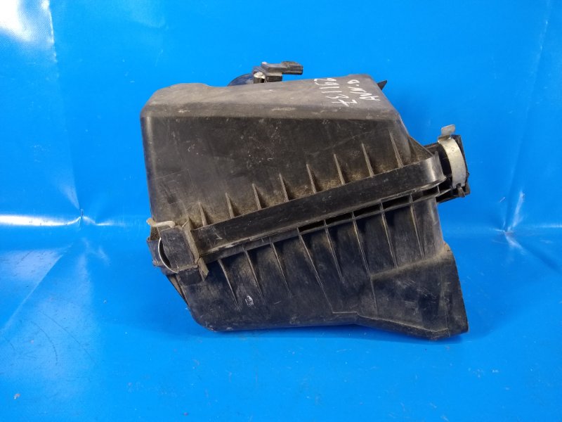 Корпус воздушного фильтра TOYOTA AVENSIS 08-18