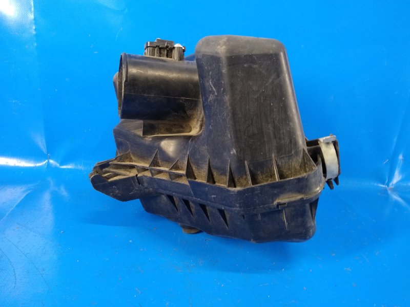 Корпус воздушного фильтра AVENSIS 08-18