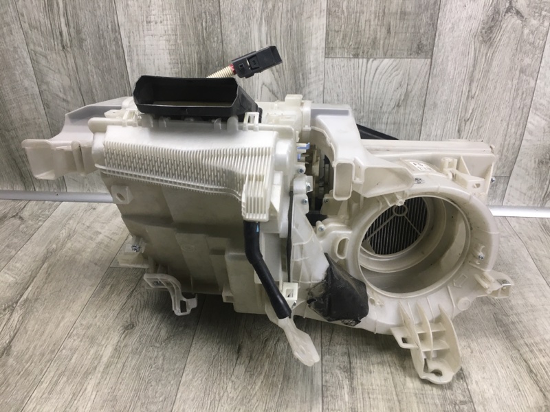 Корпус печки LEXUS CT200 11-17 Хетчбек 1.8