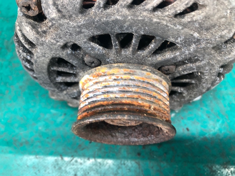 Генератор M25/M37/M56/Q70/M35H 10-16 2010 Седан 3.7 VQ37VHR