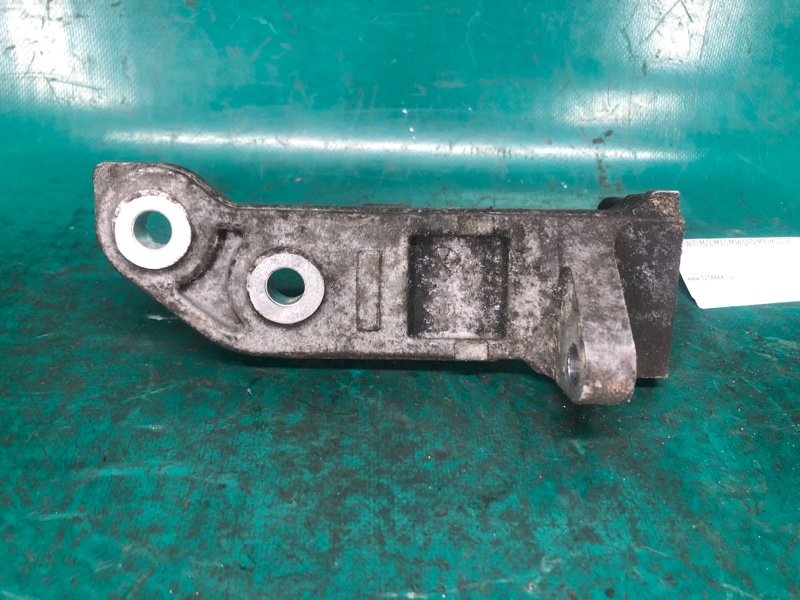 Кронштейн насоса ГУР INFINITI M25/M37/M56/Q70/M35H 10-16 Седан 3.7 VQ37VHR