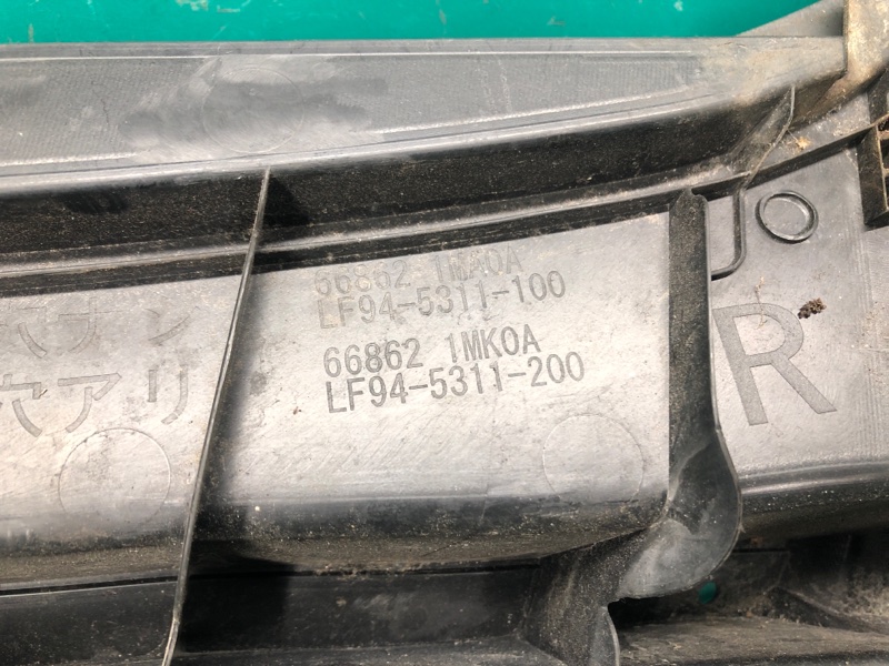 Пластик под лобовое стекло / Жабо правый INFINITI M25/M37/M56/Q70/M35H 10-16 Седан 3.7 VQ37VHR