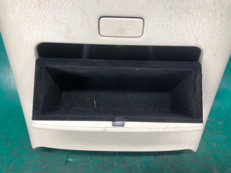 Накладка в салоне INFINITI M25/M37/M56/Q70/M35H 10-16 Седан 3.7 VQ37VHR