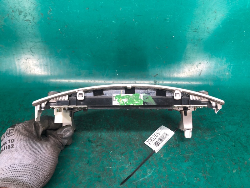 Блок управления мультимедиа M25/M37/M56/Q70/M35H 10-16 2010 Седан 3.7 VQ37VHR Блок управления мультимедиа M25/M37/M56/Q70/M35H 10-16 2010 Седан 3.7 VQ37VHR