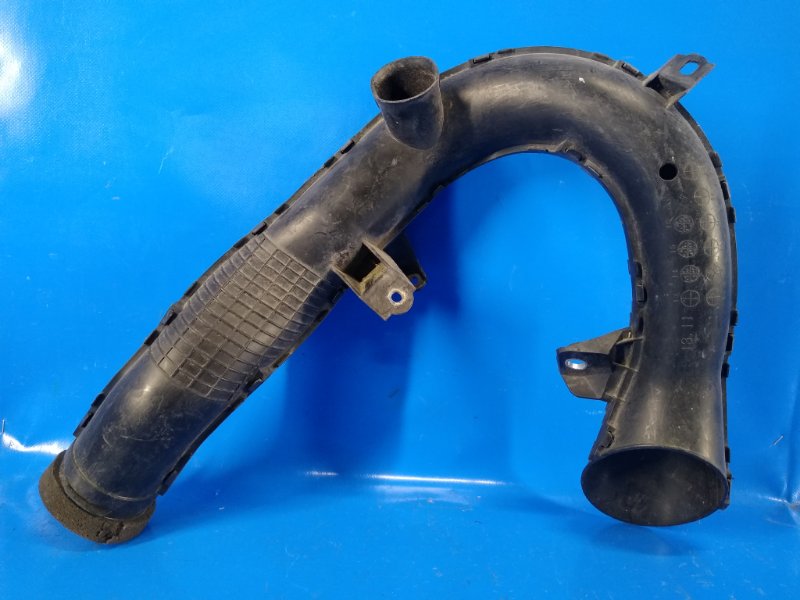 Патрубок воздушного фильтра NX 14-21