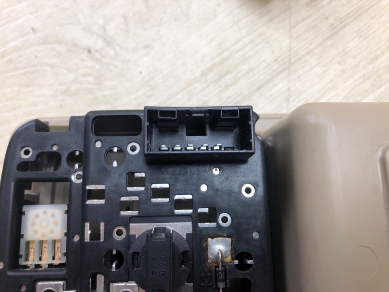 Плафон салона передний SORENTO XM 09-14 2012 XM 2.4 G4KJ Плафон салона передний SORENTO XM 09-14 2012 XM 2.4 G4KJ