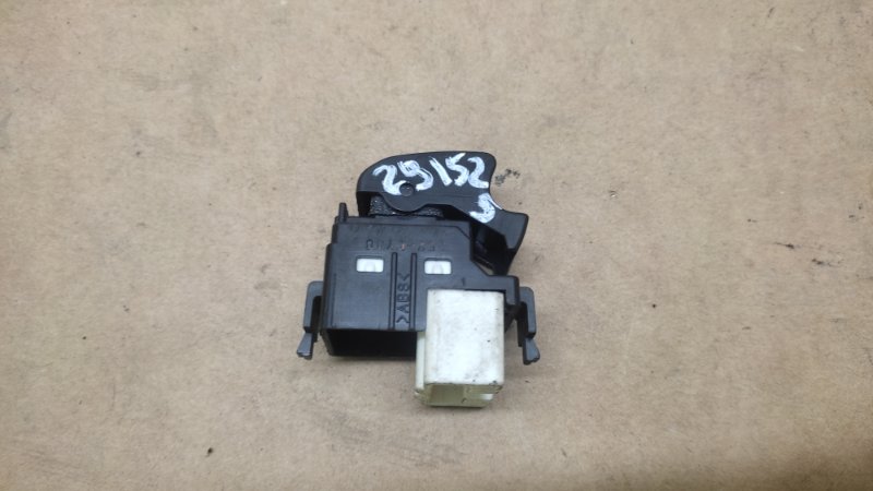 Кнопка стеклоподъемника задняя левая COROLLA 120 00-07 2004 ZZE130L 1.8L 1ZZ-FE