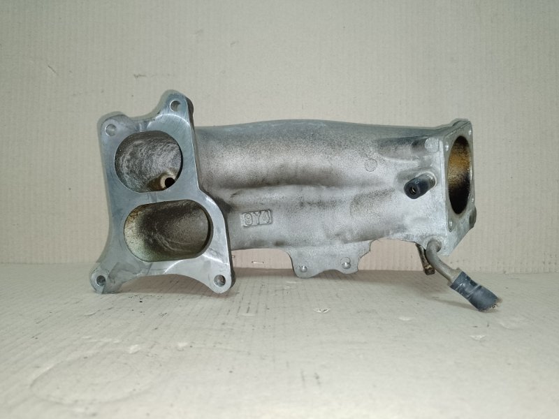 Патрубок впускного коллектора TEANA J31 03-07 2.3 Патрубок впускного коллектора TEANA J31 03-07 2.3