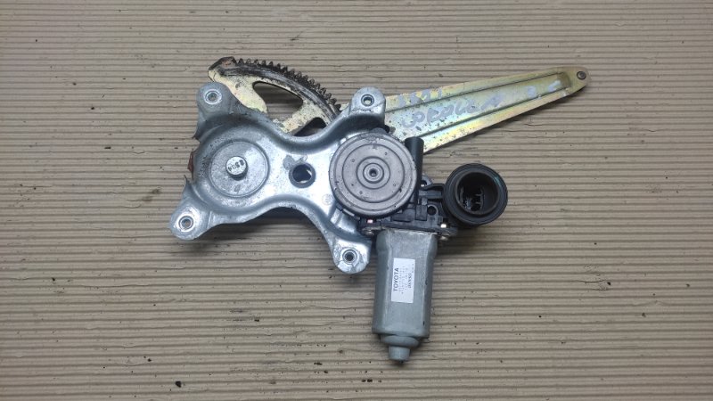 Стеклоподъемник задний левый COROLLA 120 00-07 2004 ZZE130L 1.8L 1ZZ-FE Стеклоподъемник задний левый COROLLA 120 00-07 2004 ZZE130L 1.8L 1ZZ-FE