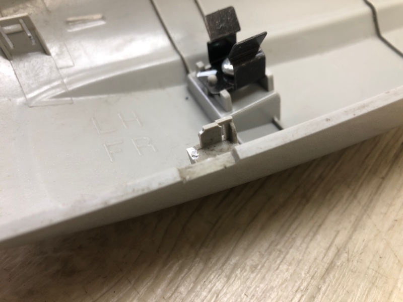 Заглушка рейлинга передняя левая SORENTO XM 09-14 2012 XM 2.4 G4KJ