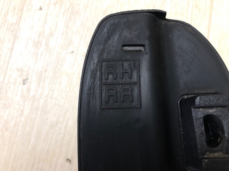 Заглушка рейлинга задняя правая SORENTO XM 09-14 2012 XM 2.4 G4KJ