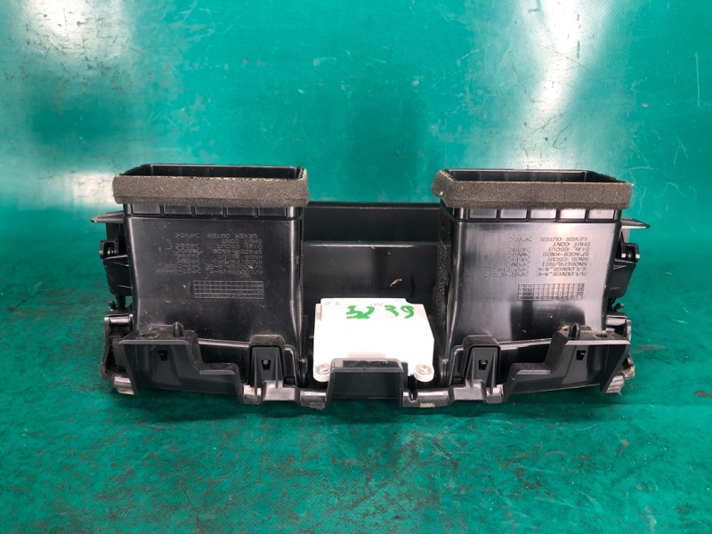 Дефлектор воздушный M25/M37/M56/Q70/M35H 10-16 2010 Седан 3.7 VQ37VHR