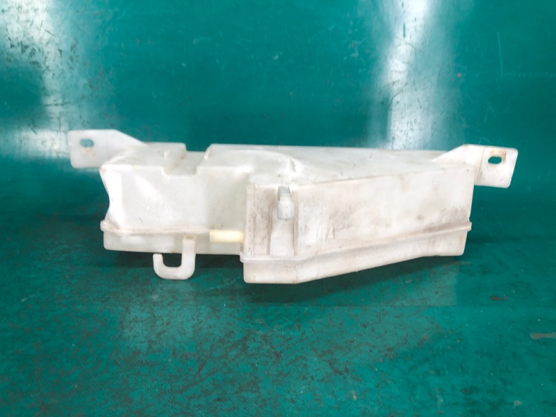 Бачок расширительный M25/M37/M56/Q70/M35H 10-16 2010 Седан 3.7 VQ37VHR