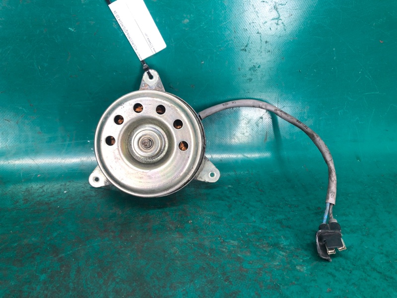 Мотор вентилятора охлаждения левый INFINITI M25/M37/M56/Q70/M35H 10-16 2010 Седан 3.7 VQ37VHR 21487-JK00C Б/У