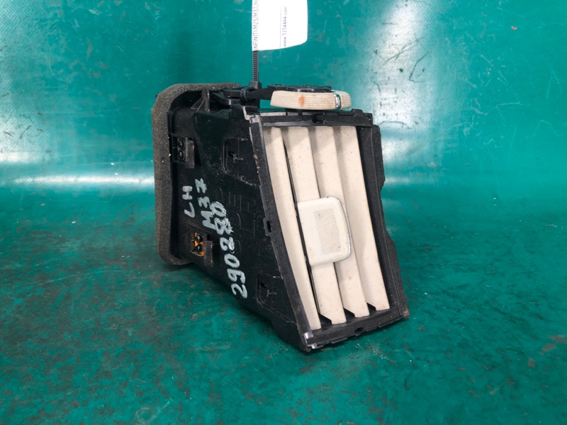 Дефлектор воздушный левый INFINITI M25/M37/M56/Q70/M35H 10-16 2010 Седан 3.7 VQ37VHR 68761-1MA0C Б/У