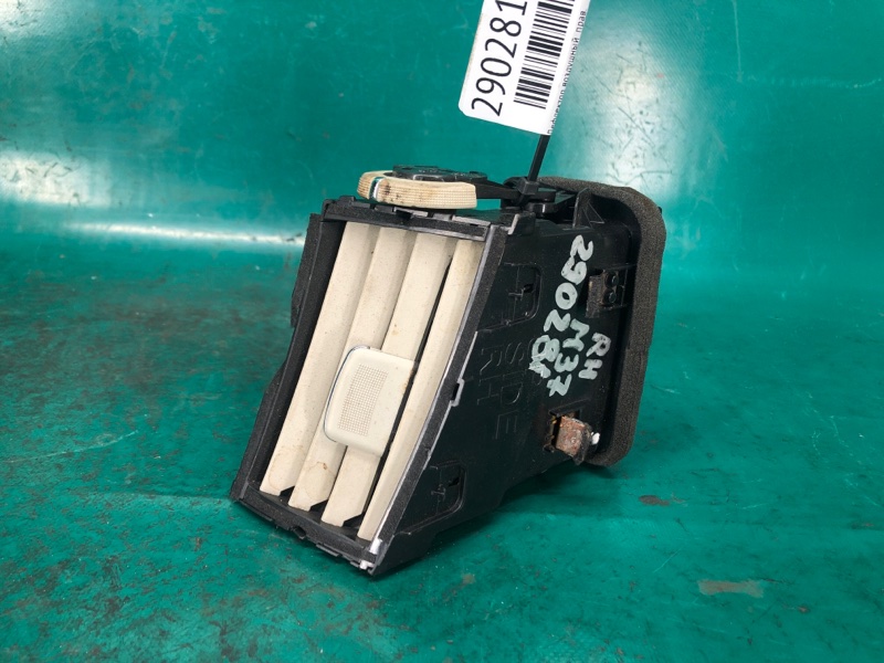 Дефлектор воздушный правый INFINITI M25/M37/M56/Q70/M35H 10-16 2010 Седан 3.7 VQ37VHR 68760-1MA0C Б/У