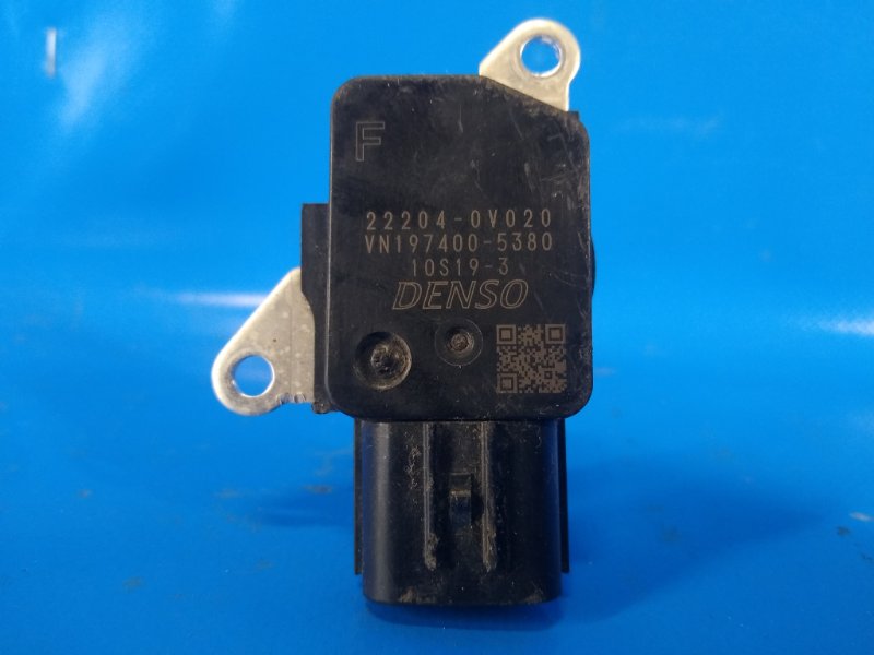 Расходомер воздуха TOYOTA LAND CRUISER 200 08-21 22204-0V020 Б/У