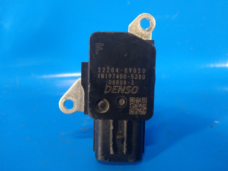 Расходомер воздуха TOYOTA PRIUS - 30 09-17 22204-0V020 Б/У