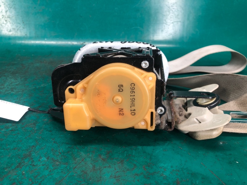 Ремень безопасности левый M25/M37/M56/Q70/M35H 10-16 2010 Седан 3.7 VQ37VHR Ремень безопасности левый M25/M37/M56/Q70/M35H 10-16 2010 Седан 3.7 VQ37VHR