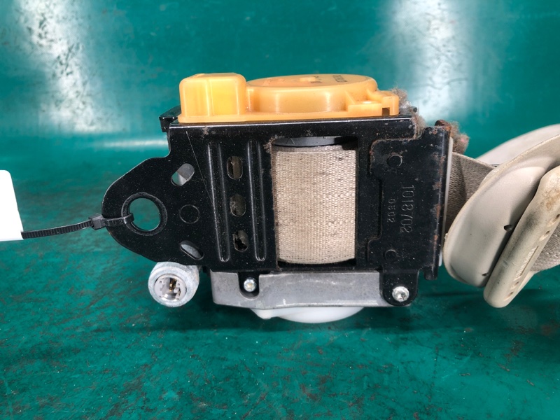 Ремень безопасности левый M25/M37/M56/Q70/M35H 10-16 2010 Седан 3.7 VQ37VHR Ремень безопасности левый M25/M37/M56/Q70/M35H 10-16 2010 Седан 3.7 VQ37VHR