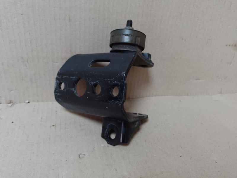 Кронштейн двигателя задний TOYOTA PRIUS - 30 09-17 12321-37060 Б/У