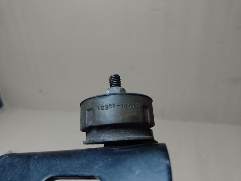 Кронштейн двигателя задний PRIUS - 30 09-17