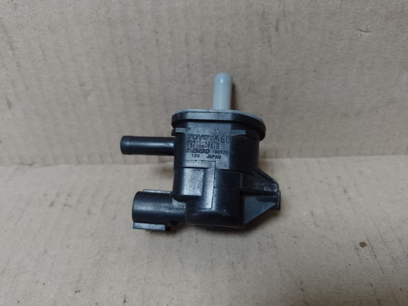 Клапан электромагнитный (вакуумный) TOYOTA PRIUS - 30 09-17 90910-12276 Б/У