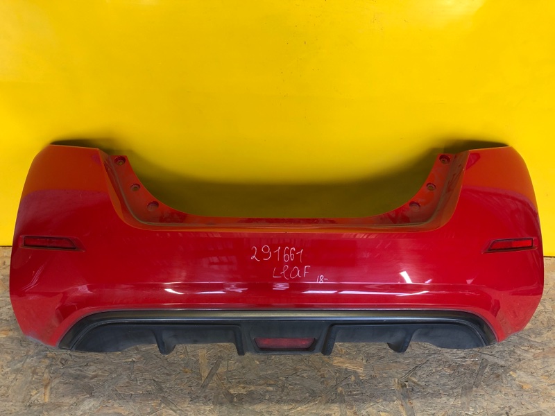 Бампер задний задний LEAF 18-