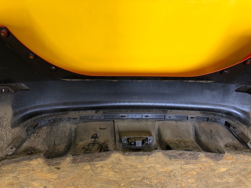 Бампер задний задний LEAF 18-