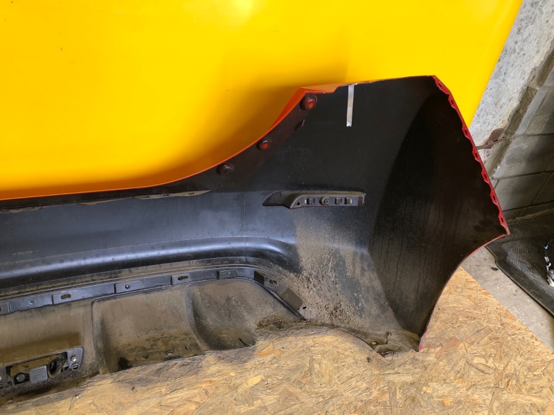 Бампер задний задний LEAF 18-