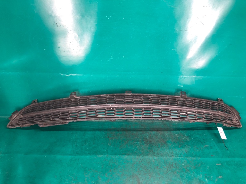 Решетка переднего бампера INFINITI M25/M37/M56/Q70/M35H 10-16 2010 Седан 3.7 VQ37VHR 62256-1MA0A Б/У