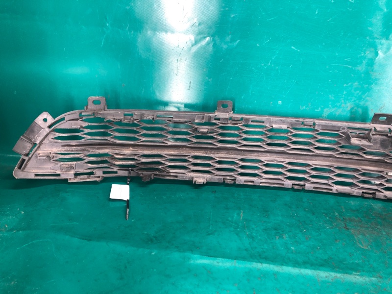 Решетка переднего бампера M25/M37/M56/Q70/M35H 10-16 2010 Седан 3.7 VQ37VHR