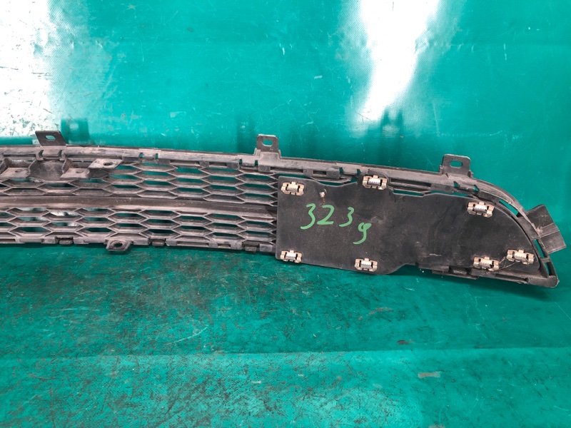 Решетка переднего бампера M25/M37/M56/Q70/M35H 10-16 2010 Седан 3.7 VQ37VHR