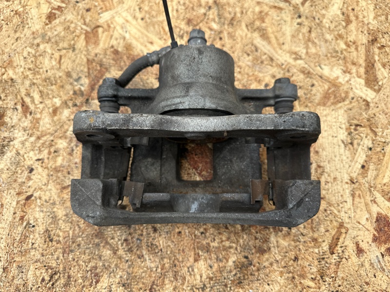 Суппорт тормозной передний левый SX4 06-13