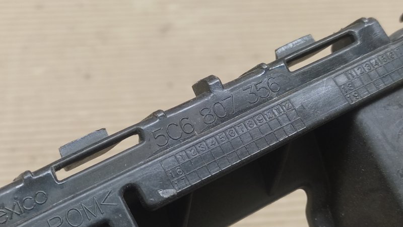 Кронштейн заднего бампера задний правый JETTA USA 10-17