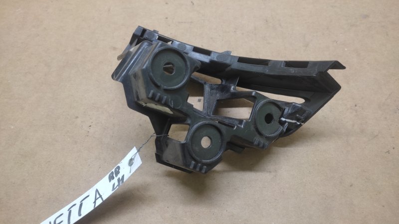 Кронштейн заднего бампера задний левый JETTA USA 10-17