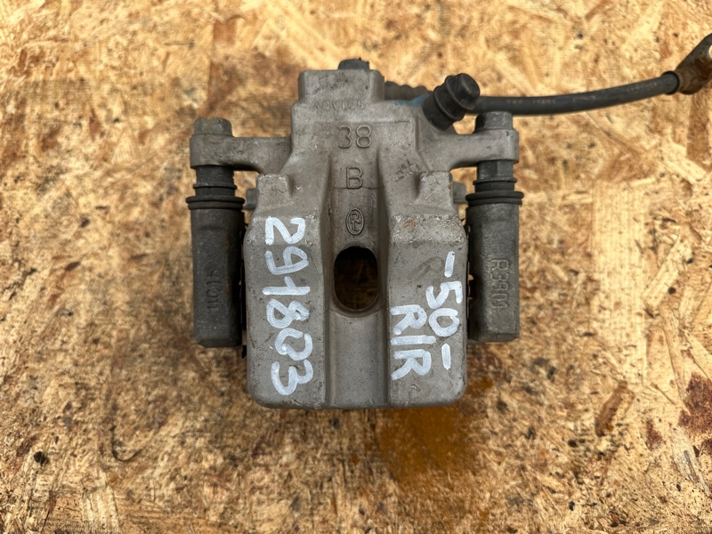 Суппорт тормозной задний правый TOYOTA CAMRY 50 12-15 47830-06120 Б/У