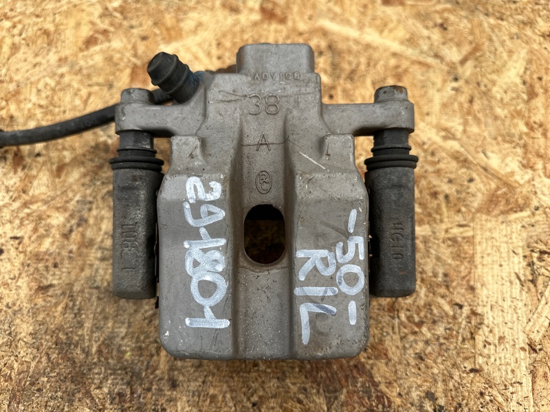 Суппорт тормозной задний левый TOYOTA CAMRY 50 12-15 47850-06110 Б/У