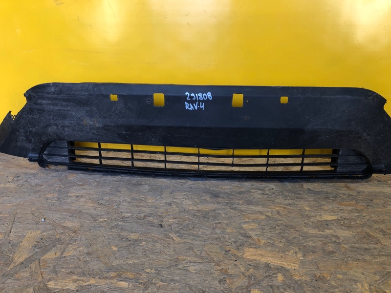 Решетка переднего бампера RAV4 18-