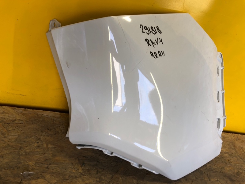 Клык бампера задний правый TOYOTA RAV4 18-