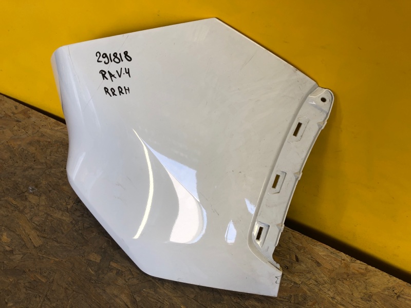 Клык бампера задний правый RAV4 18-