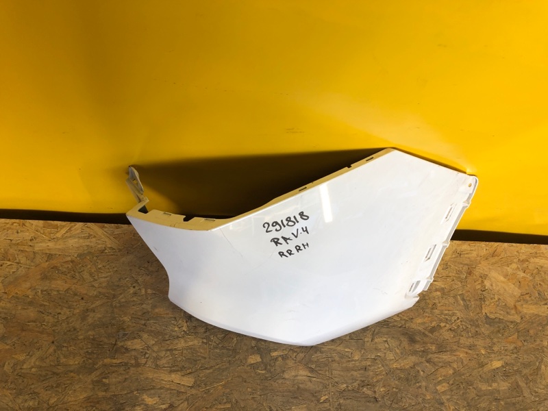 Клык бампера задний правый RAV4 18-