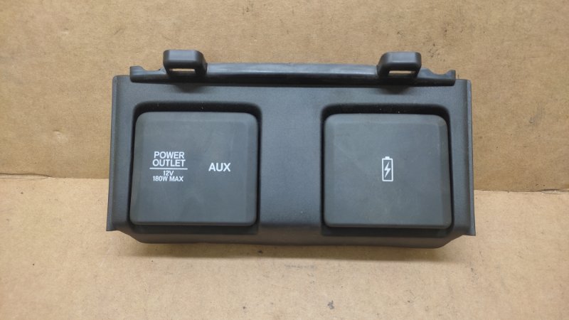 Зарядное гнездо (розетка) ACURA RDX 19- 39115-TJB-A01 Б/У
