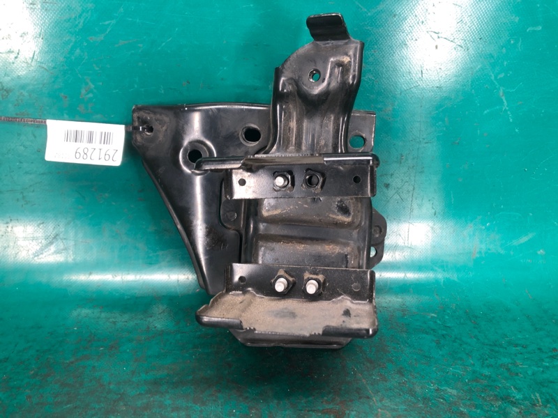 Кронштейн усилителя переднего бампера правый OUTBACK 03-09 BP 2005 2.5 EJ253