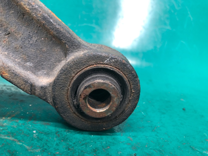 Рычаг задней подвески поперечный верхний правый SUBARU OUTBACK 03-09 BP 2.5 EJ253