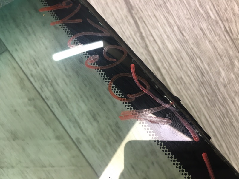 Стекло лобовое GS350 GS300 05-11 Стекло лобовое GS350 GS300 05-11