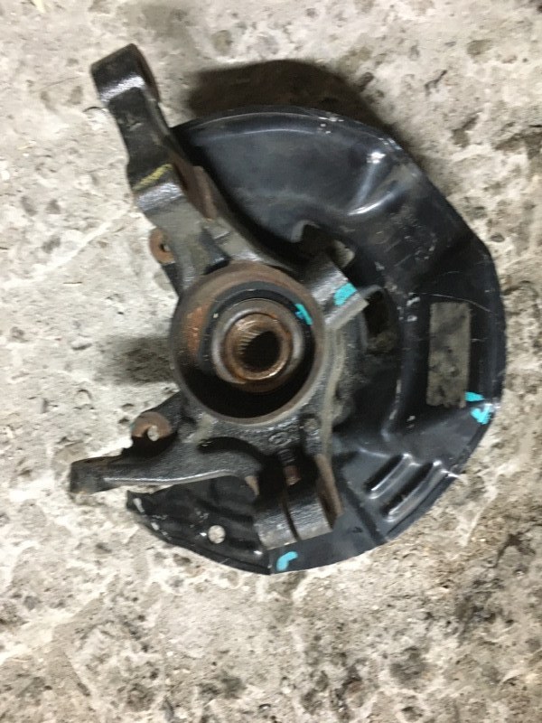 Запчасть кулак поворотный передний левый HYUNDAI SONATA YF 10-14 51715-2T110 Б/У Кулак поворотный передний левый HYUNDAI SONATA YF 10-14 51715-2T110 Б/У