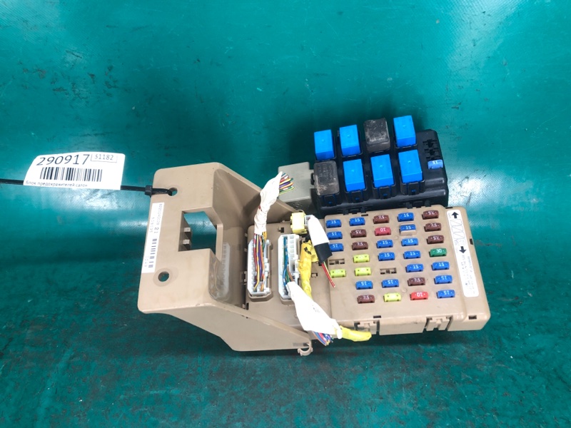 Блок предохранителей салон SUBARU OUTBACK 03-09 BP 2005 2.5 EJ253 82201AG02B Б/У